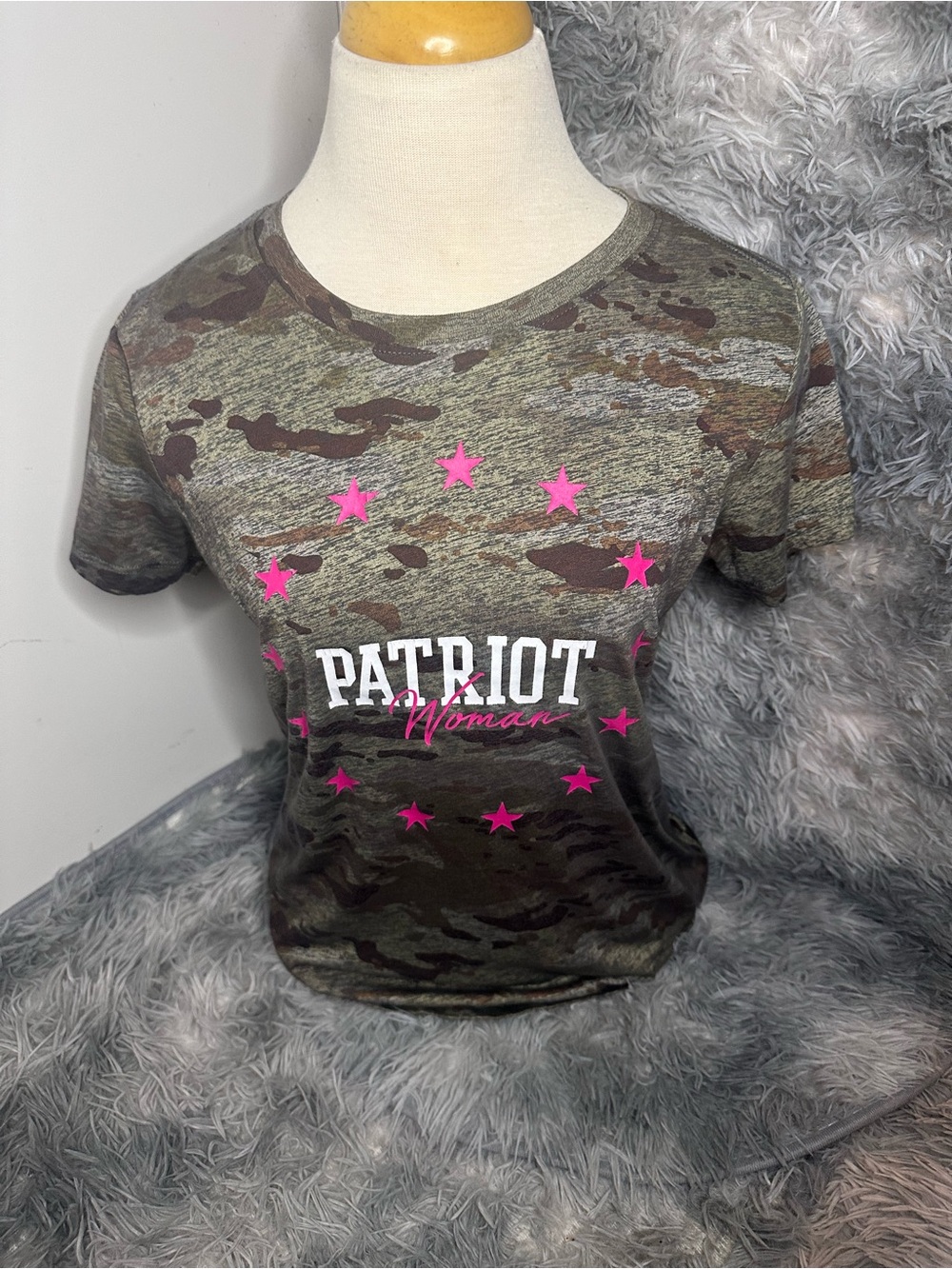 Patriot Woman Short Sleeve Tee in Olive Camo with Pink Stars